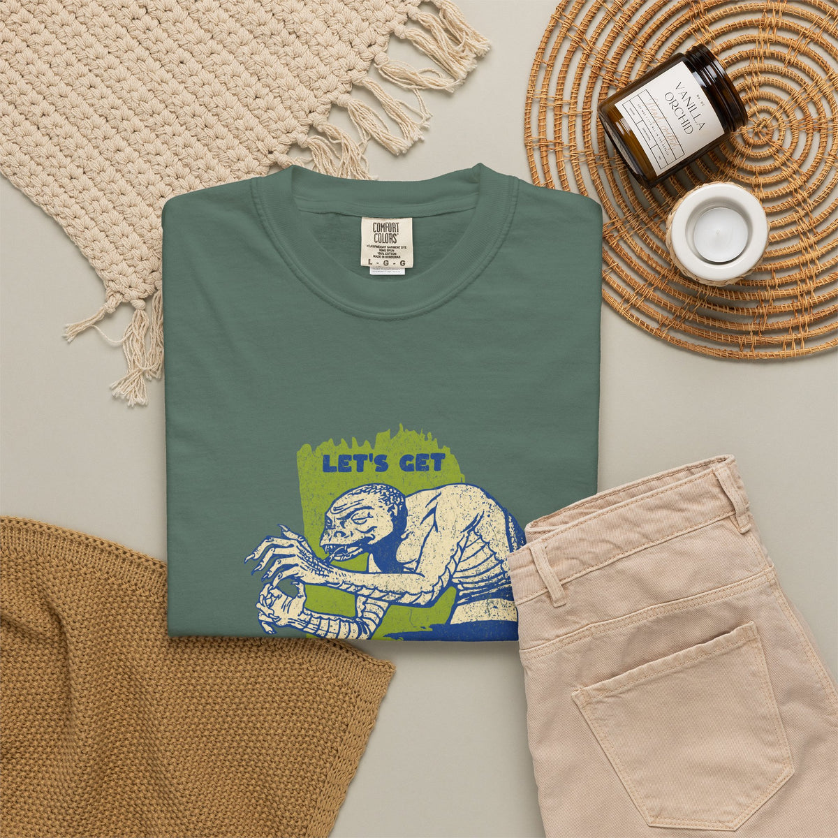 Hallo-Weird mummy Halloween shirt, additional view