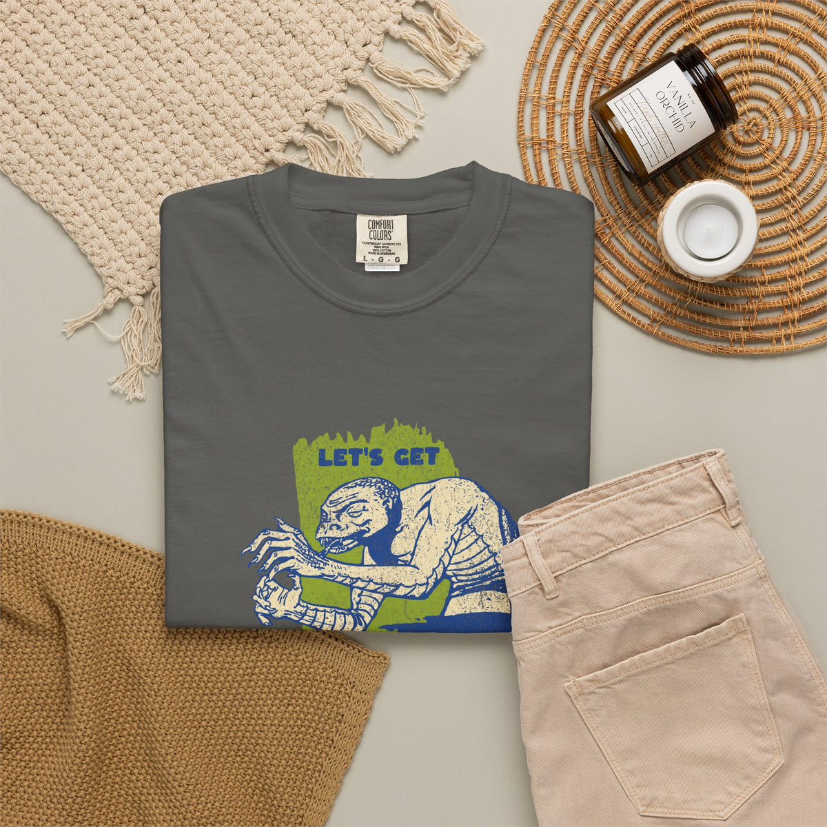 Hallo-Weird mummy Halloween shirt, additional view