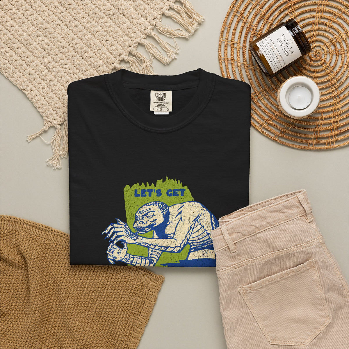 Hallo-Weird mummy Halloween shirt, additional view